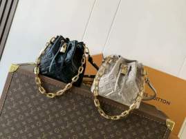 Picture of Louis Vuitton Handbags _SKUfw220856206fw